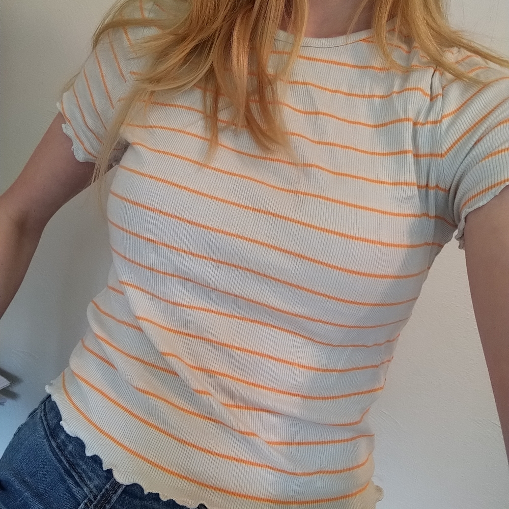 Striped lettuce edge crop top